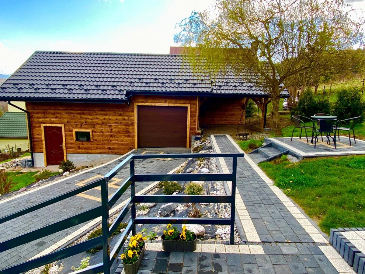 Domek Caloroczny "U Haliny" Mutne Exteriör bild